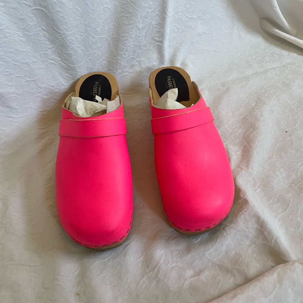 Swedish Hasbeens Neon Pink Leather Clogs